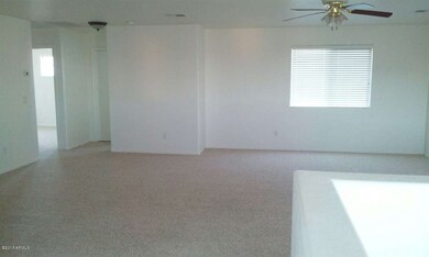 upstairs loft with 3 bed rooms and laund