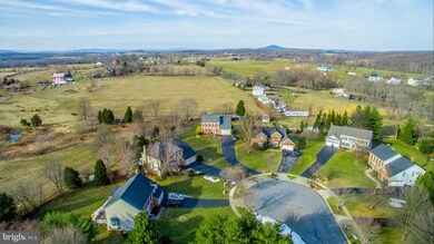 17916 Hickman St, Poolesville, MD 20837 - photo 2