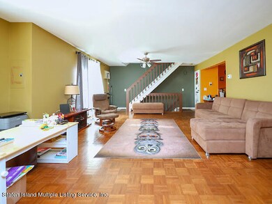 73 Gardenia Ln unit A, Staten Island, NY 10314 - photo 4