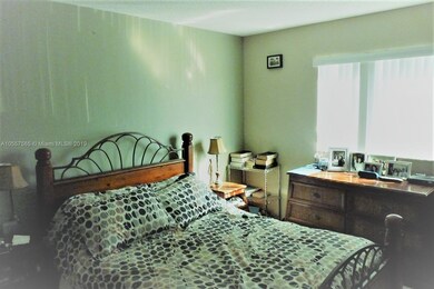 yes... room for a desk...