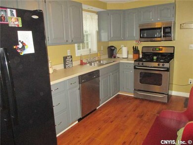 Kitchen. Country Kitchen with Stainless Appliances