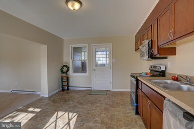 647 Franklin St, Columbia, PA 17512 - photo 5