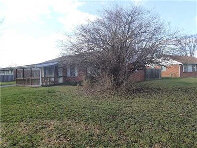 3401 Latonia Rd, Columbus, OH 43232 - photo 2