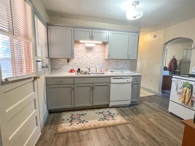 1135 E Broadway St, Cushing, OK 74023 - photo 5