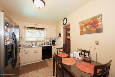 Kitchen Hemlock