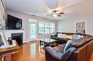 07_116SloanCt_10003_LivingRoom_HiRes