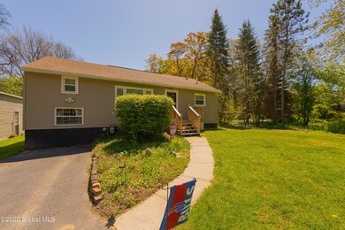 976 Riverview Rd, Schenectady, NY 12309 - photo 5