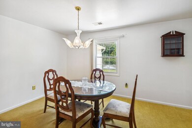 15909 Pinecroft Ln, Bowie, MD 20716 - photo 4