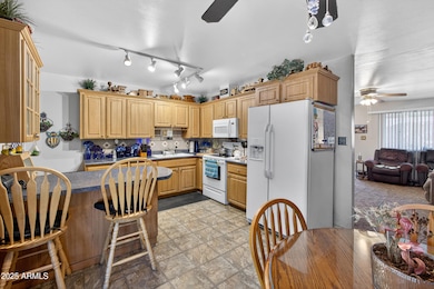 8235 N 35th Dr, Phoenix, AZ 85051 - photo 3