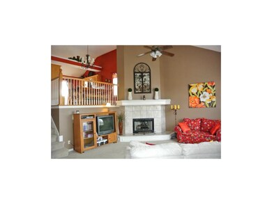 Gas Fireplace, Ceiling Fan, Vaulted Ceiling, Tripl