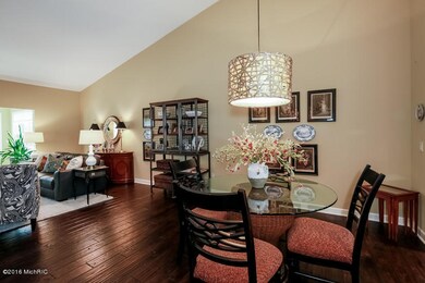 2562 Summit Ridge Dr NE unit 34, Grand Rapids, MI 49505 - photo 5