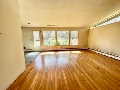 352 N Emerson Rd, Lexington, MA 02420 - photo 4