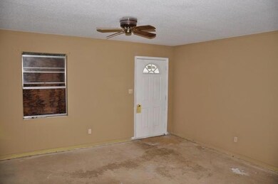 Living room (2)