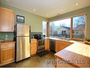 WoodCounter/StainlessAppliance