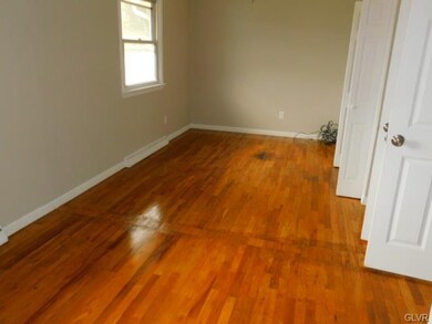 4415 Hoffman Dr, Whitehall, PA 18052 - photo 6