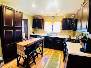 Plenty of cabinet and counter space! Light and bri