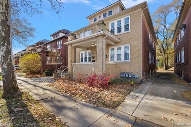 829 Beaconsfield Ave unit 2N, Grosse Pointe Park, MI 48230 - photo 3