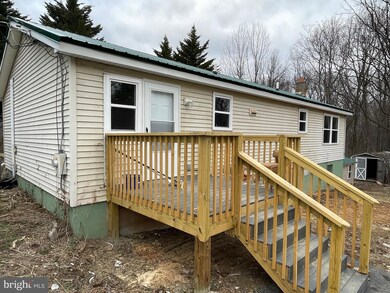 62 Apple Orchard Ct, Berkeley Springs, WV 25411 - photo 5