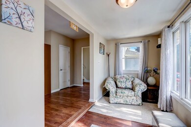 526 N Butrick St, Waukegan, IL 60085 - photo 4