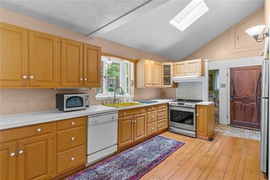 300 Country View Dr, Warwick, RI 02886 - photo 6