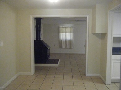 6847 Alcona Ct, Jacksonville, FL 32244 - photo 4