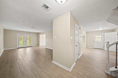 313 E Castle Harbour Dr, Friendswood, TX 77546 - photo 4