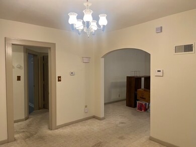 1027 W 10th St, Anderson, IN 46016 - photo 5