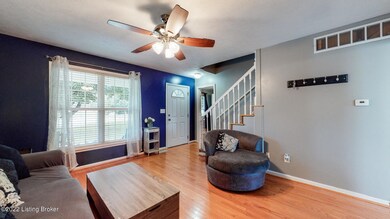 6817 Currington Cir Louisville KY 40258-