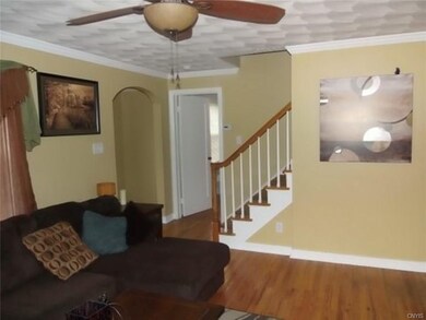 Living Room/Front Entry