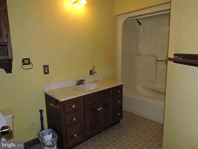 9374 Furnace Rd unit SINGLE, Slatington, PA 18080 - photo 6