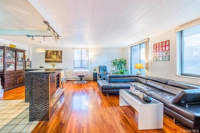 136-24 Maple Ave unit 6F, Flushing, NY 11355 - photo 2