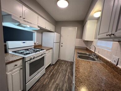 2400 5th St unit 2, Bay City, TX 77414 - photo 6