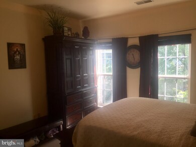 11301 Westbrook Mill Ln unit 302, Fairfax, VA 22030 - photo 4