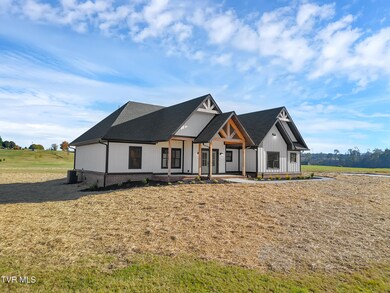 296 Belle Arden Dr, Greeneville, TN 37745 - photo 2