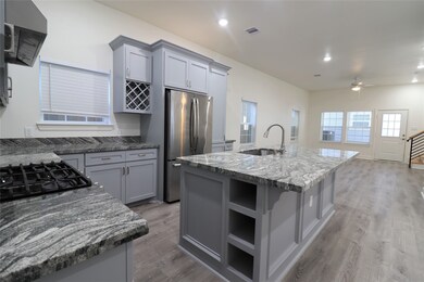 624 W 26th St, Houston, TX 77008 - photo 5