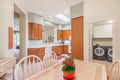 04kitchenandlaundry_700