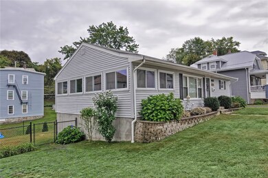 164 Ward St, Woonsocket, RI 02895 - photo 2