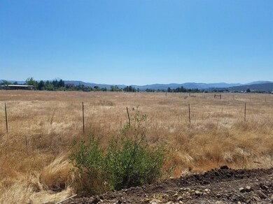 8380 Kyra Ln, White City, OR 97503 - photo 2