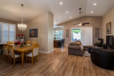 814 W Locust Dr - MLS-6