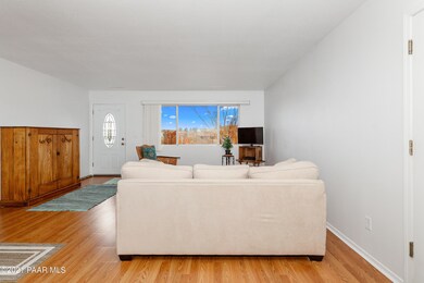 003_Living Room