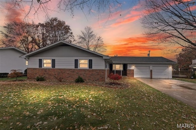 118 Whispering Oaks Dr, Bethalto, IL 62010 - photo 2