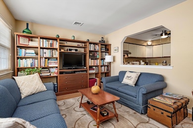 1 Atlantic Ave unit 28, Farmingdale, NY 11735 - photo 5