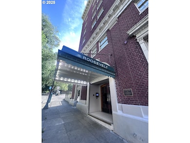 Roosevelt Plaza Apartments unit 707, Portland, OR 97205 - photo 2