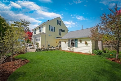 18 Cypress St, Marblehead, MA 01945 - photo 2