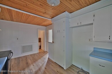 1054 N Webster Ave, Scranton, PA 18510 - photo 5