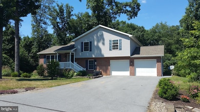 1757 Falcon Ln, Chambersburg, PA 17202 - photo 2