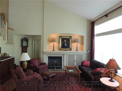 2305 Hollow View Dr, Easton, PA 18040 - photo 2