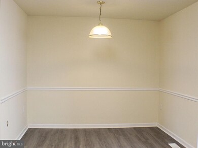 19 Litchfield Ln W, Martinsburg, WV 25405 - photo 5