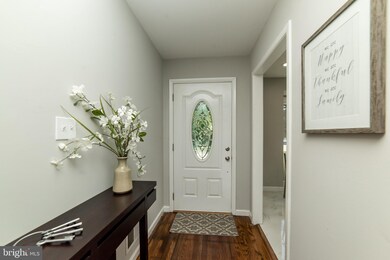 621 Walnutree Ln, Claymont, DE 19703 - photo 4