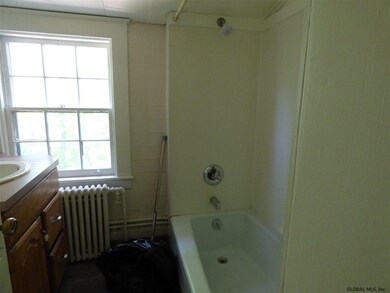 50 Olcott Ln, Rensselaer, NY 12144 - photo 4